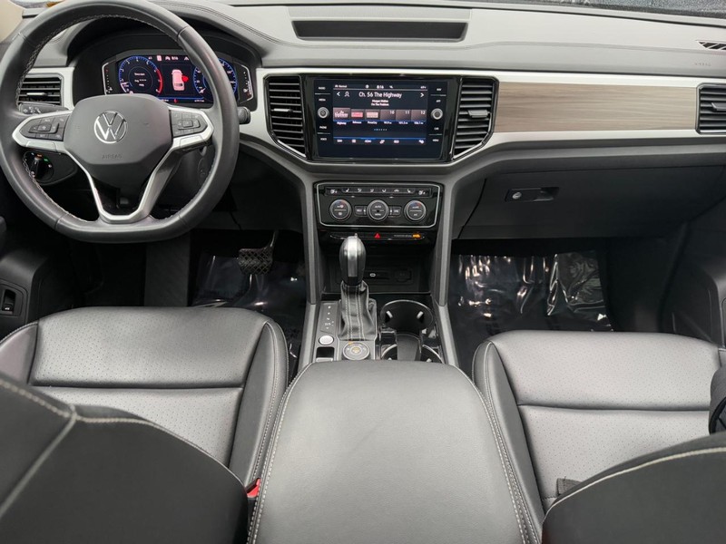 Volkswagen Atlas Vehicle Full-screen Gallery Image 11