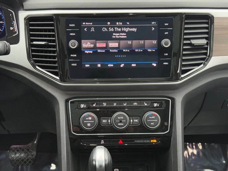 Volkswagen Atlas Vehicle Full-screen Gallery Image 13