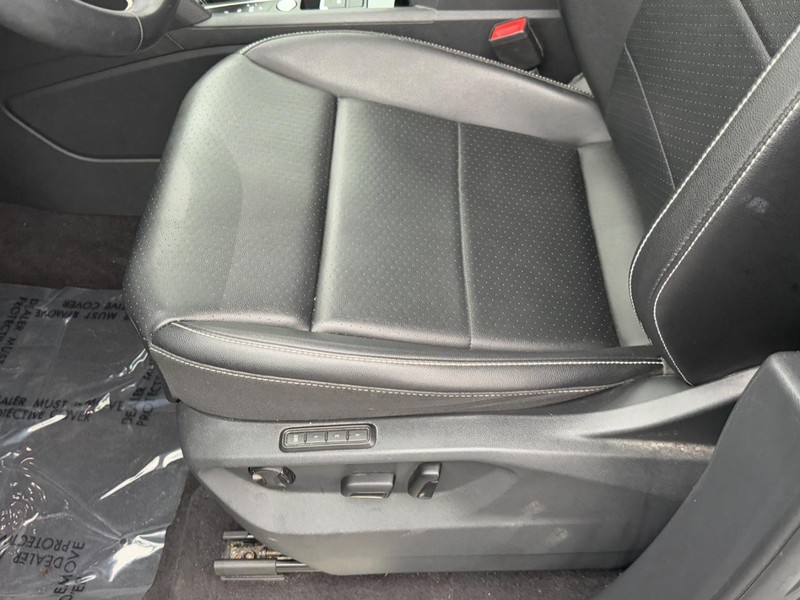 Volkswagen Atlas Vehicle Full-screen Gallery Image 15