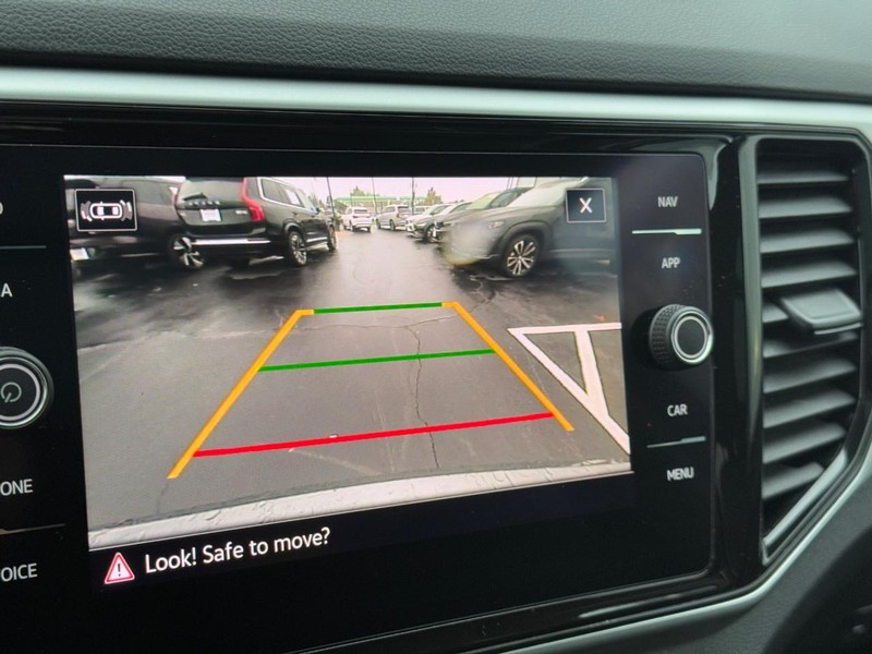 Volkswagen Atlas Vehicle Full-screen Gallery Image 21