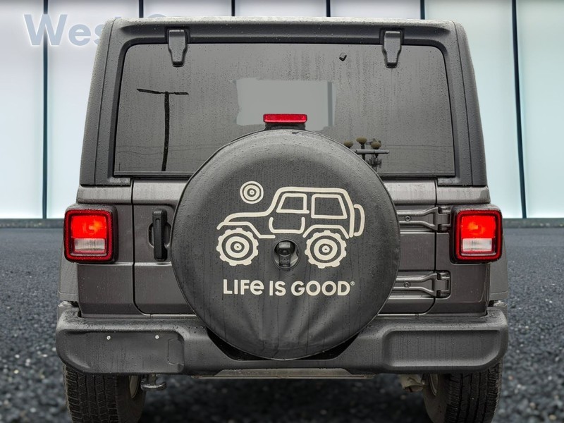 Jeep Wrangler Vehicle Full-screen Gallery Image 05