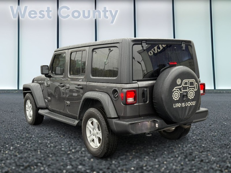 Jeep Wrangler Vehicle Full-screen Gallery Image 06