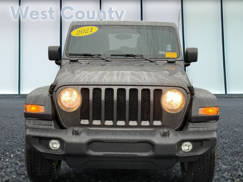 Jeep Wrangler Vehicle Full-screen Gallery Image 09