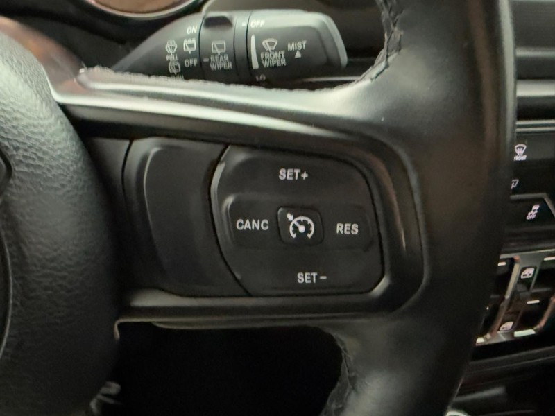 Jeep Wrangler Vehicle Full-screen Gallery Image 17