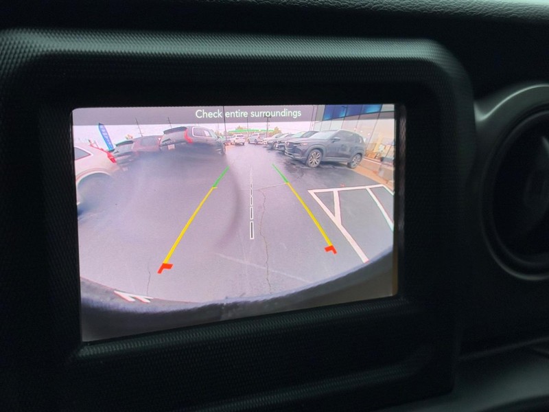 Jeep Wrangler Vehicle Full-screen Gallery Image 20