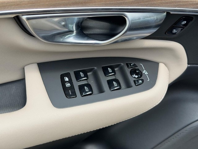 2026 Volvo XC90 Plus - Photo 9