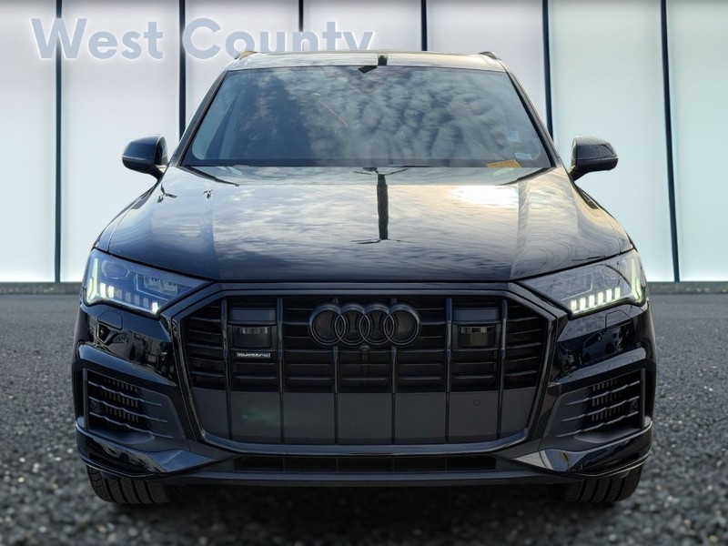 Audi Q7 Vehicle Full-screen Gallery Image 10