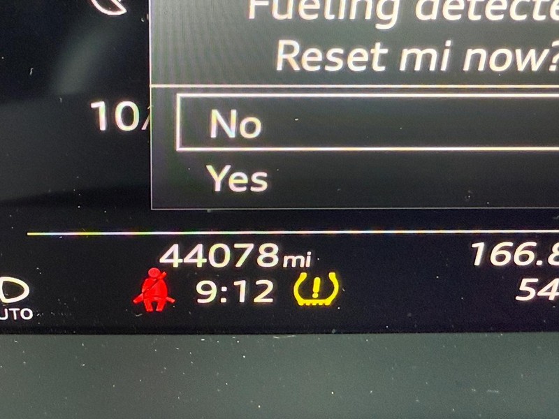 Audi Q7 Vehicle Full-screen Gallery Image 21