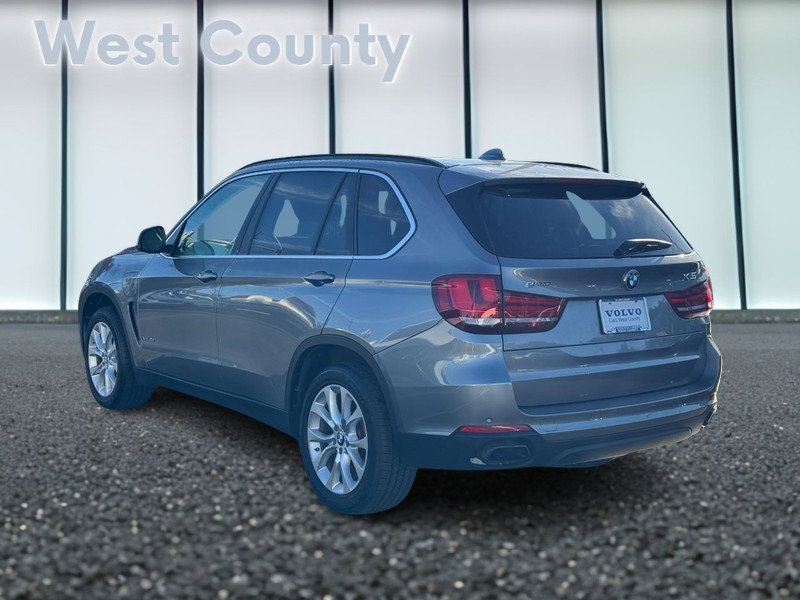 BMW X5 eDrive Vehicle Full-screen Gallery Image 06