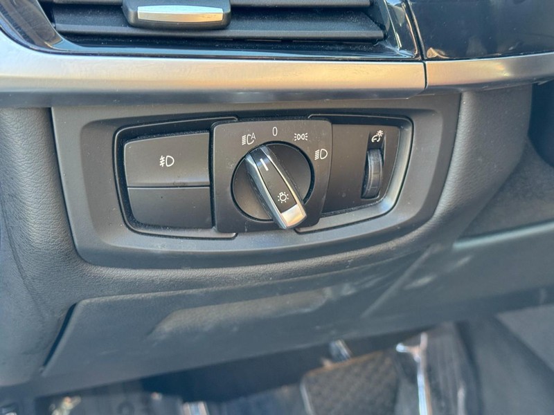 BMW X5 eDrive Vehicle Full-screen Gallery Image 17