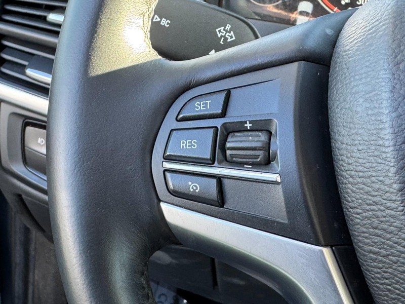 BMW X5 eDrive Vehicle Full-screen Gallery Image 18