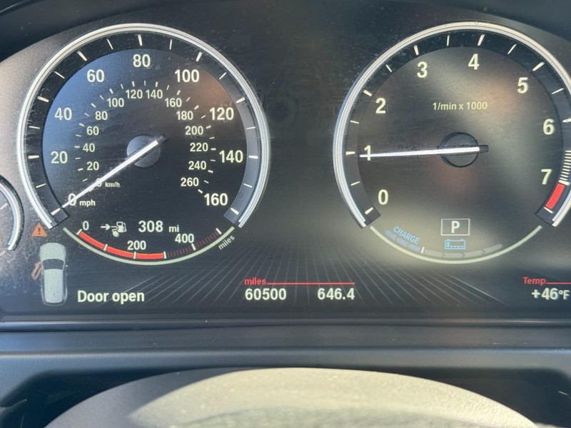 BMW X5 eDrive Vehicle Full-screen Gallery Image 20