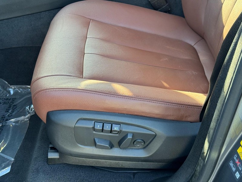 BMW X5 eDrive Vehicle Full-screen Gallery Image 28