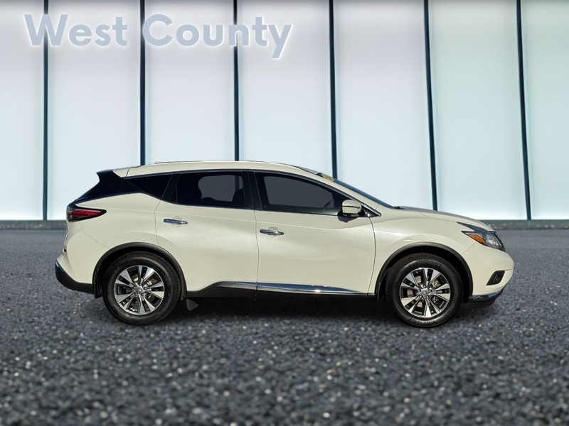 Nissan Murano Vehicle Full-screen Gallery Image 02
