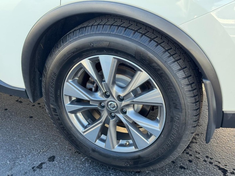 Nissan Murano Vehicle Full-screen Gallery Image 07