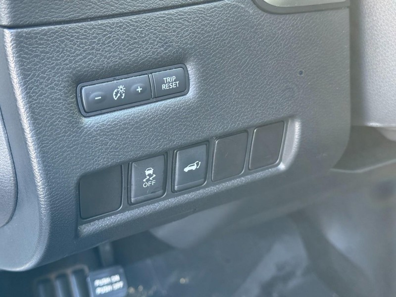 Nissan Murano Vehicle Full-screen Gallery Image 17