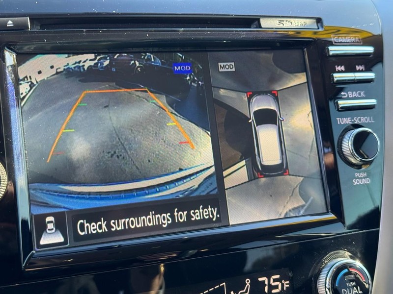 Nissan Murano Vehicle Full-screen Gallery Image 22