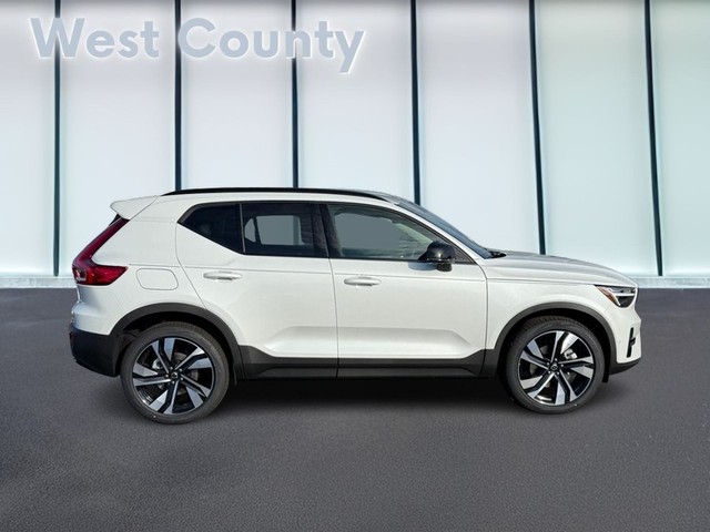 2026 Volvo XC40