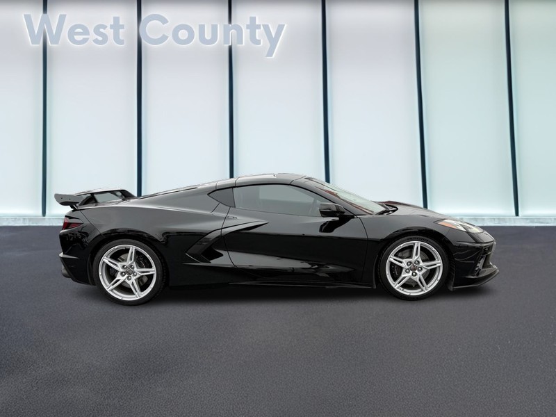 Chevrolet Corvette Vehicle Full-screen Gallery Image 02