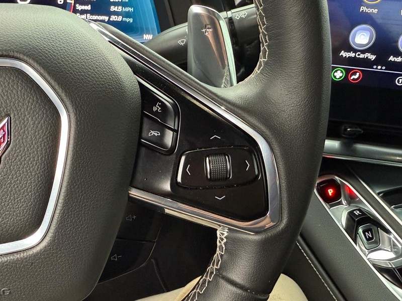 Chevrolet Corvette Vehicle Full-screen Gallery Image 18