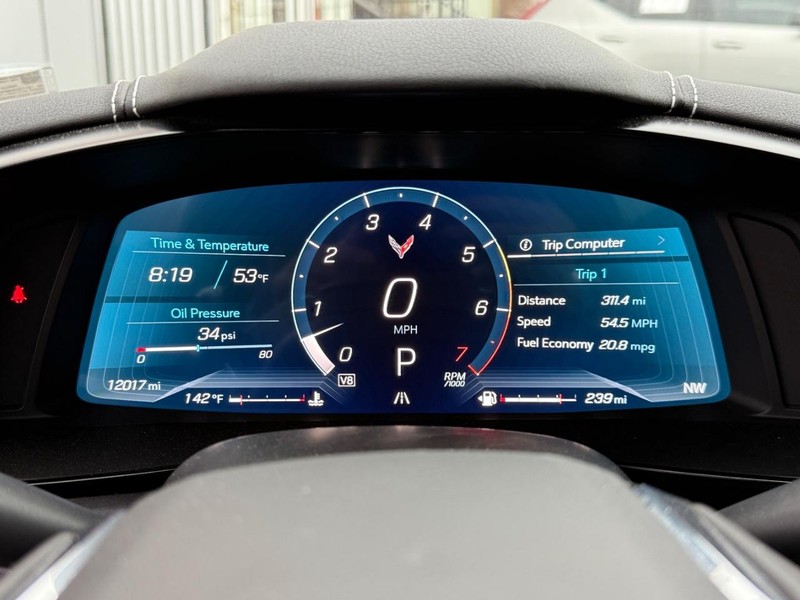 Chevrolet Corvette Vehicle Full-screen Gallery Image 19