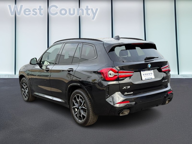 BMW X3 Vehicle Full-screen Gallery Image 07