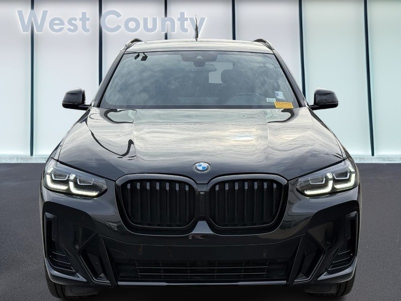 BMW X3 Vehicle Full-screen Gallery Image 10