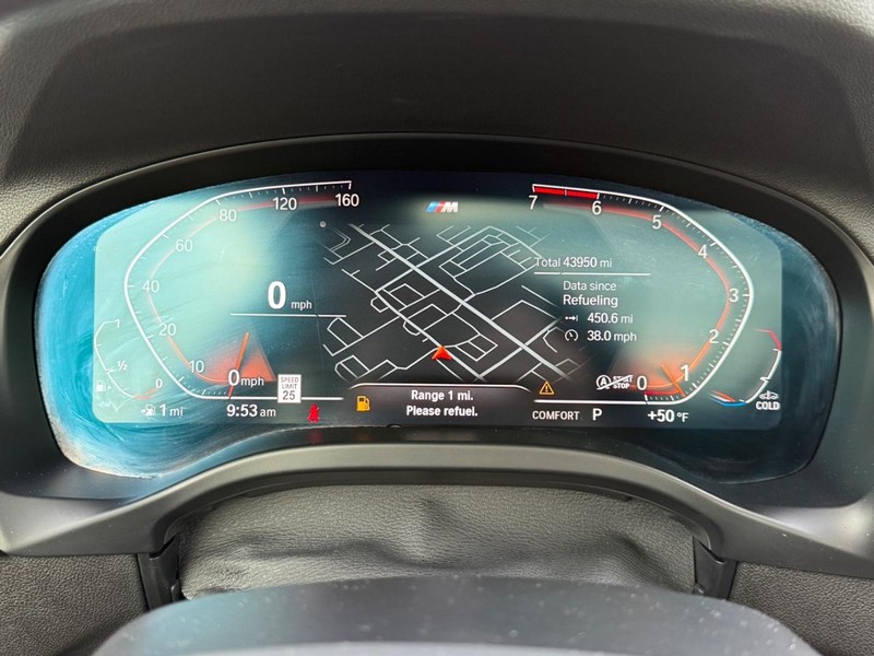 BMW X3 Vehicle Full-screen Gallery Image 21