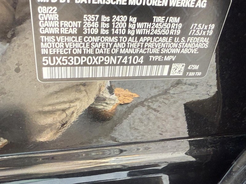 BMW X3 Vehicle Full-screen Gallery Image 24