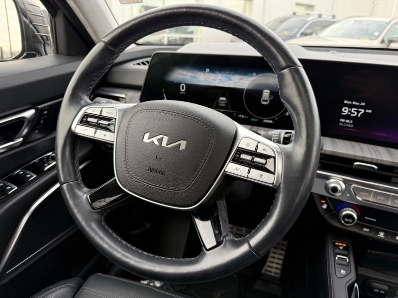 Kia Telluride Vehicle Full-screen Gallery Image 12