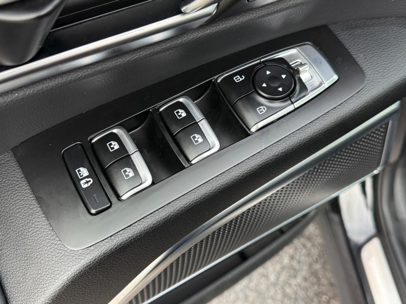 Kia Telluride Vehicle Full-screen Gallery Image 14