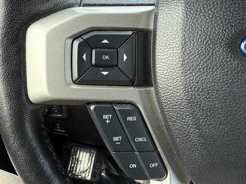 Ford F-150 Vehicle Full-screen Gallery Image 19