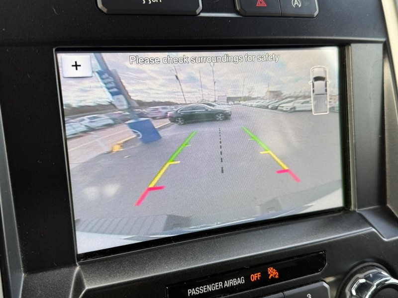 Ford F-150 Vehicle Full-screen Gallery Image 23