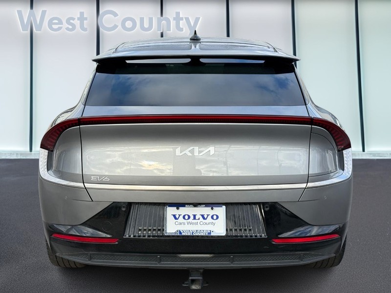 Kia EV6 Vehicle Full-screen Gallery Image 05
