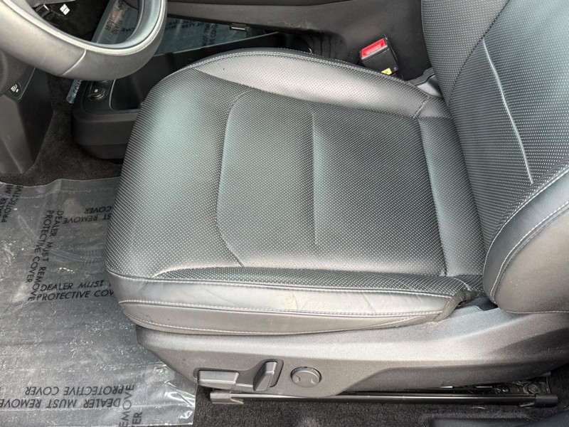 Kia EV6 Vehicle Full-screen Gallery Image 16