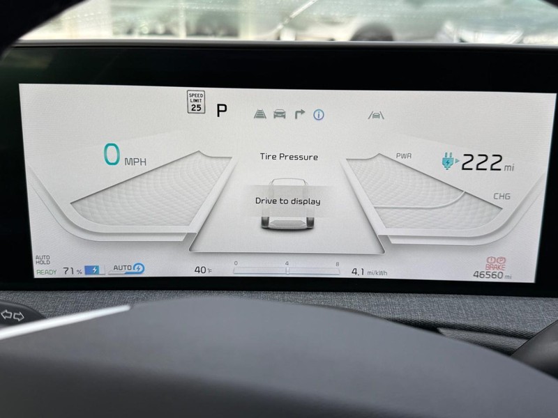 Kia EV6 Vehicle Full-screen Gallery Image 19