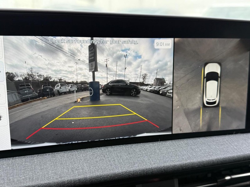 Kia EV6 Vehicle Full-screen Gallery Image 21