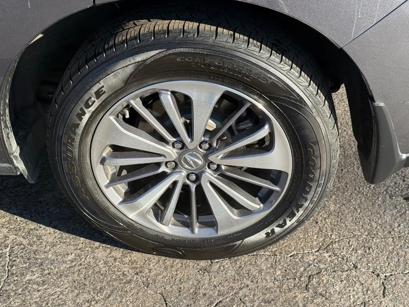 Acura RDX Vehicle Full-screen Gallery Image 07