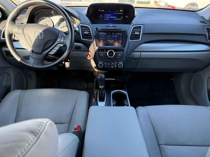 Acura RDX Vehicle Full-screen Gallery Image 11
