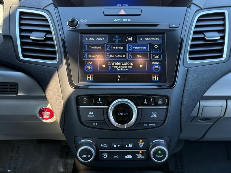 Acura RDX Vehicle Full-screen Gallery Image 14