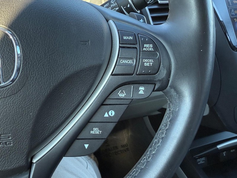 Acura RDX Vehicle Full-screen Gallery Image 19