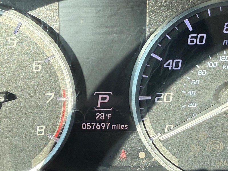 Acura RDX Vehicle Full-screen Gallery Image 21