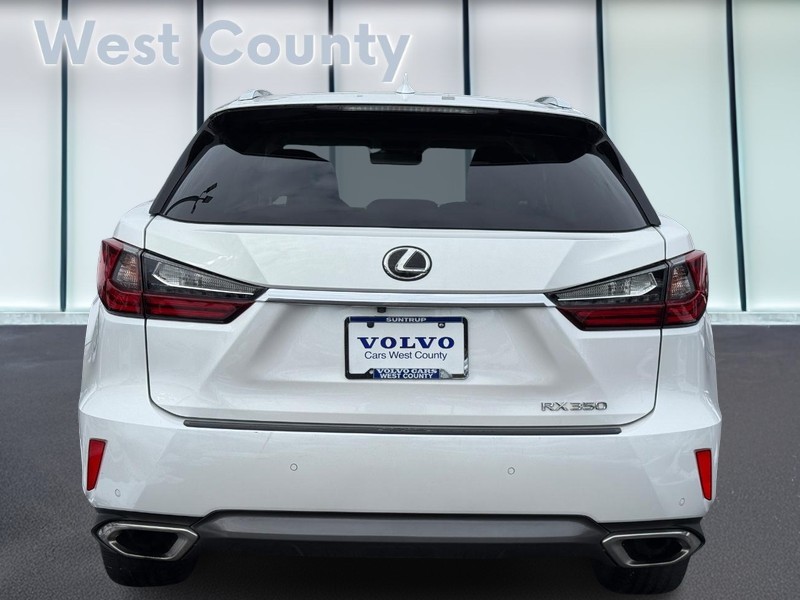 Lexus RX Vehicle Full-screen Gallery Image 05