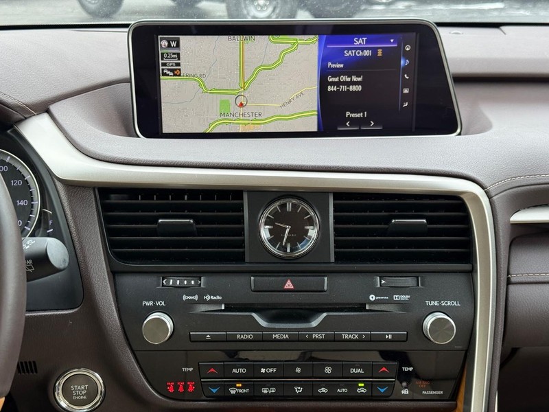 Lexus RX Vehicle Full-screen Gallery Image 13