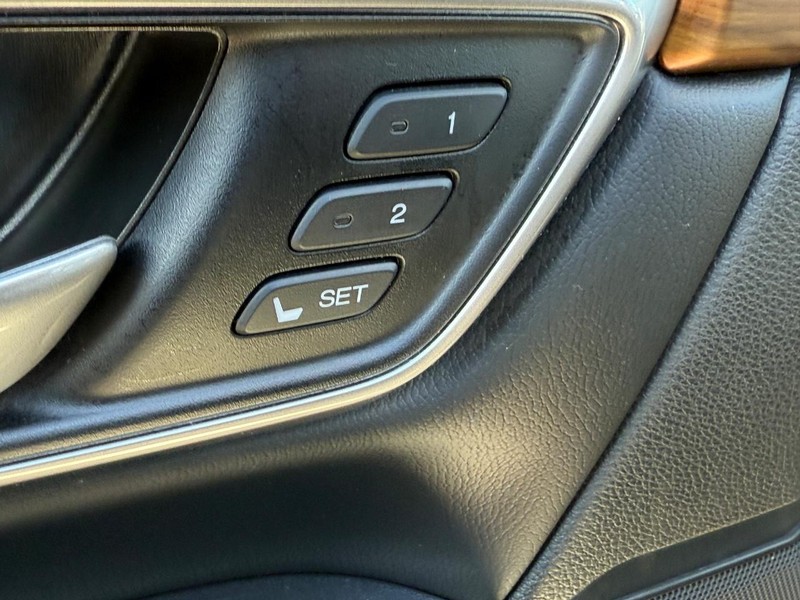 Honda CR-V Vehicle Full-screen Gallery Image 15