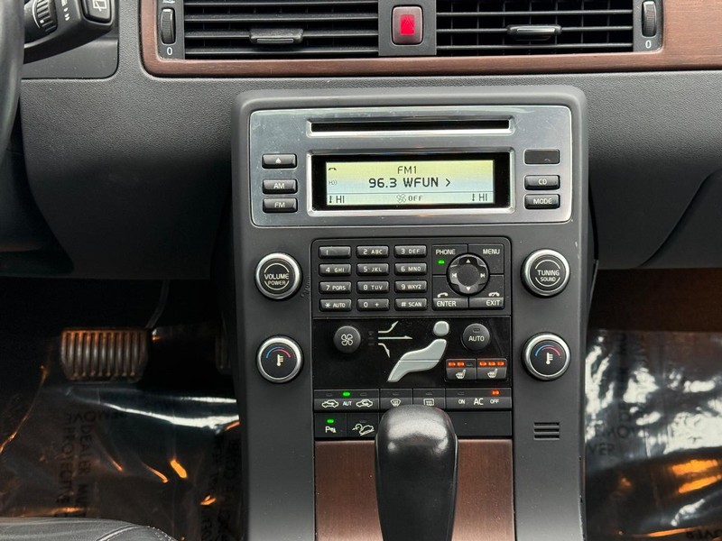 Volvo XC70 Vehicle Full-screen Gallery Image 13