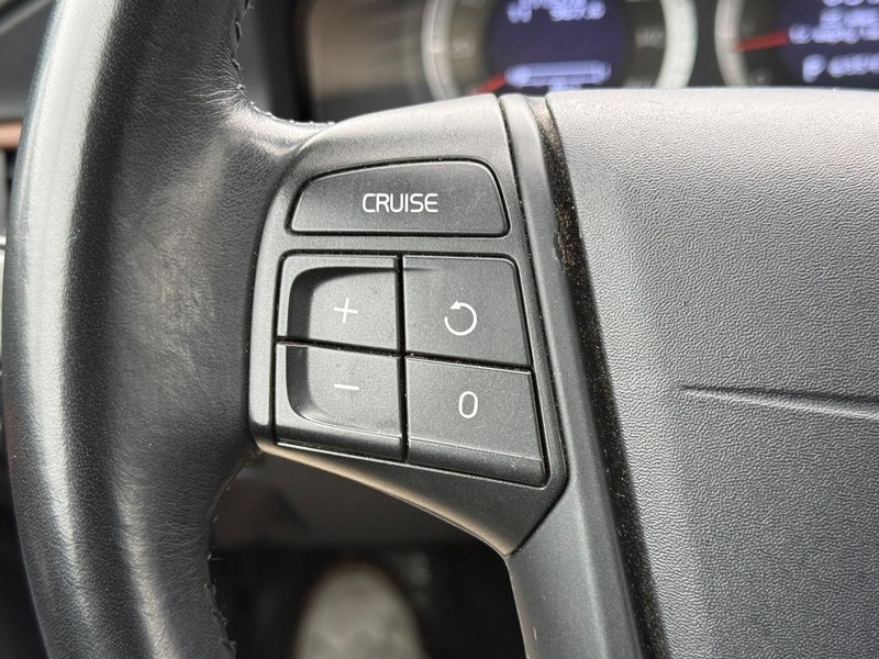 Volvo XC70 Vehicle Full-screen Gallery Image 17