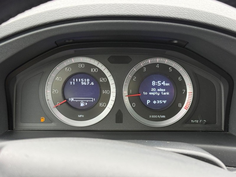 Volvo XC70 Vehicle Full-screen Gallery Image 19