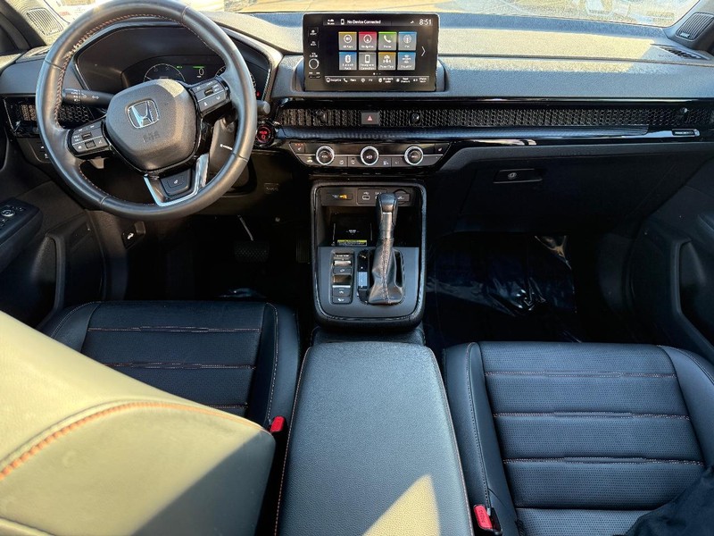 Honda CR-V Hybrid Vehicle Full-screen Gallery Image 11