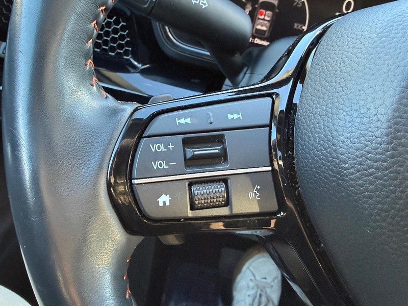 Honda CR-V Hybrid Vehicle Full-screen Gallery Image 17